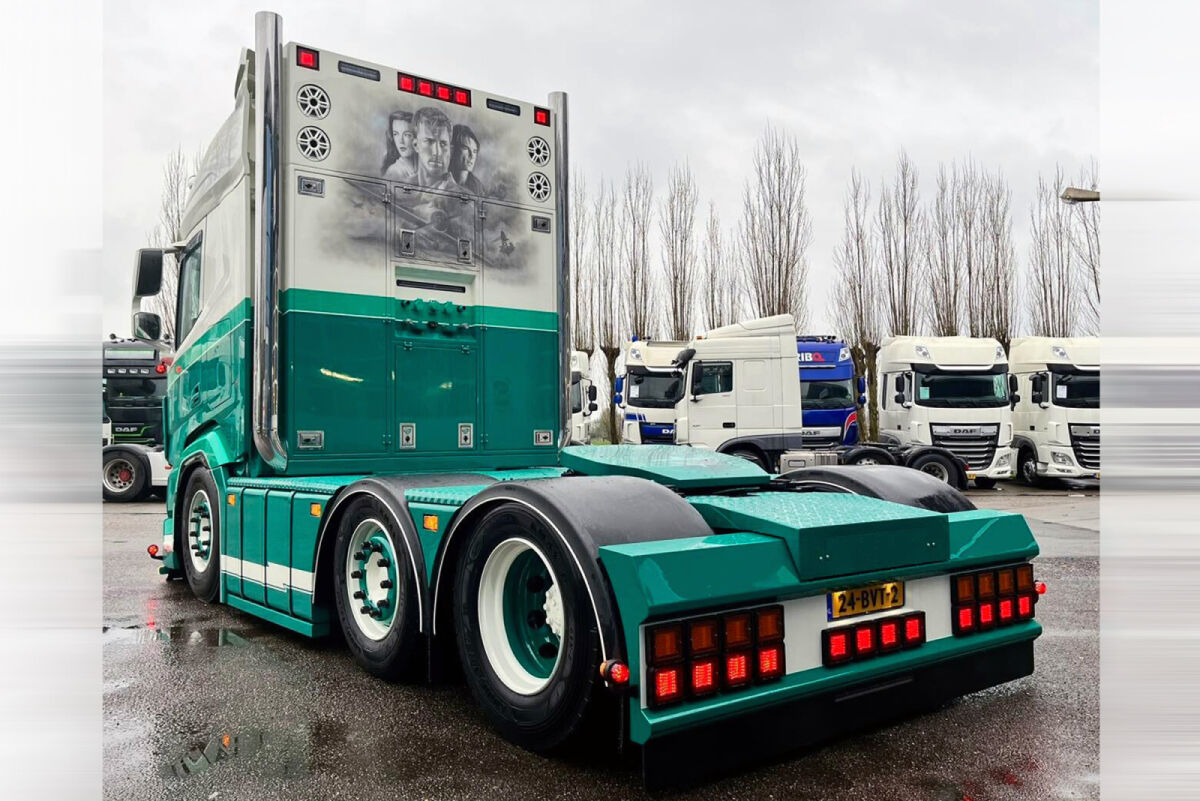 01-5043 - WSI - DAF XF SH 6x2 mit 2Connect Combitrailer 2x 20ft. - A.R. Houweling - NL